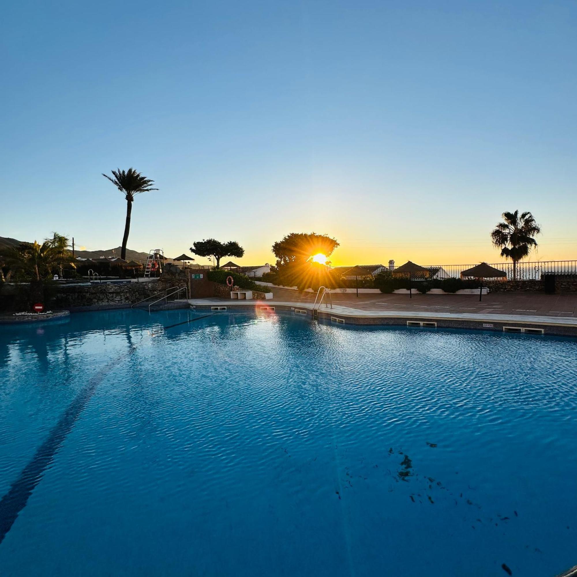 Right By The Pool Area In Capistrano Village! Nerja Exterior photo